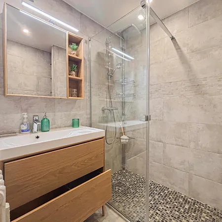 Apartman Entre Et Ville, Cocon Avec Terrasse - 3 Pers *